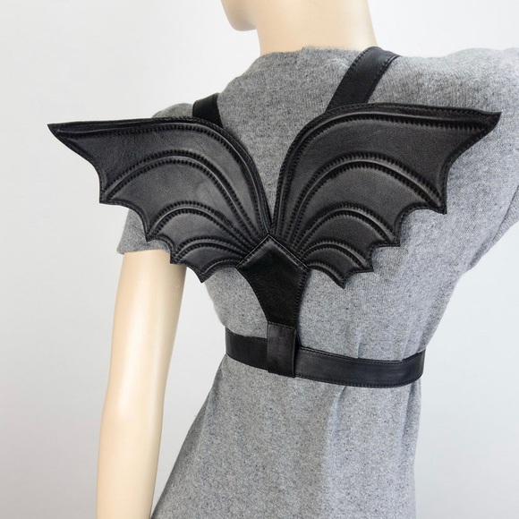 Custom White Leather Mini Bat Wing Harness - Picture 6 of 6